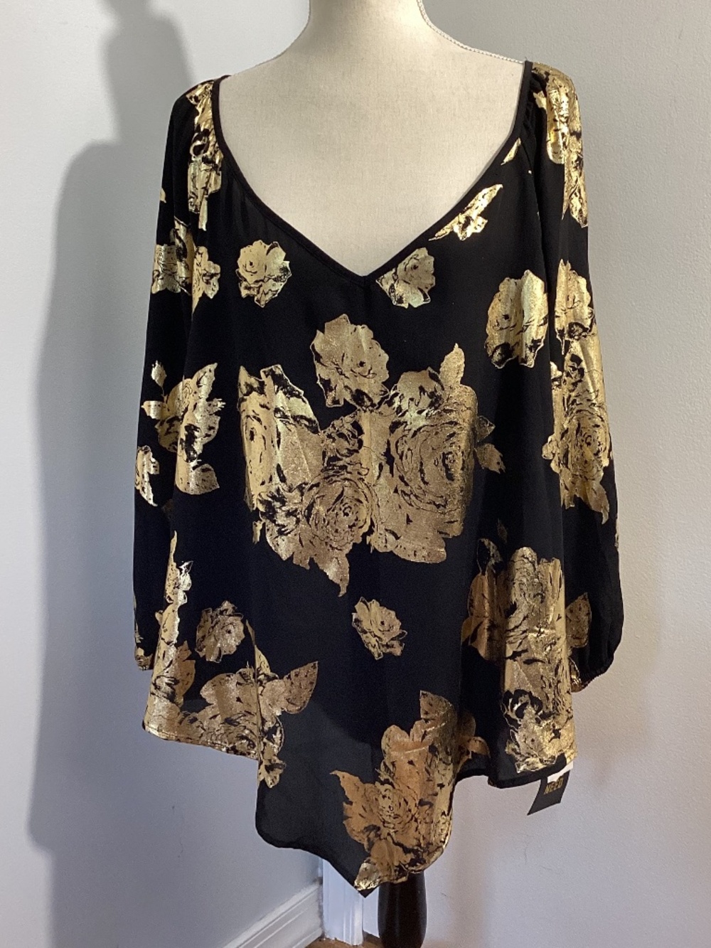 NWT WANT and NEED  PLUS 3X BLACK POLY CHIFFON BLOUSE TUNIC GOLD ROSES SPECIAL
